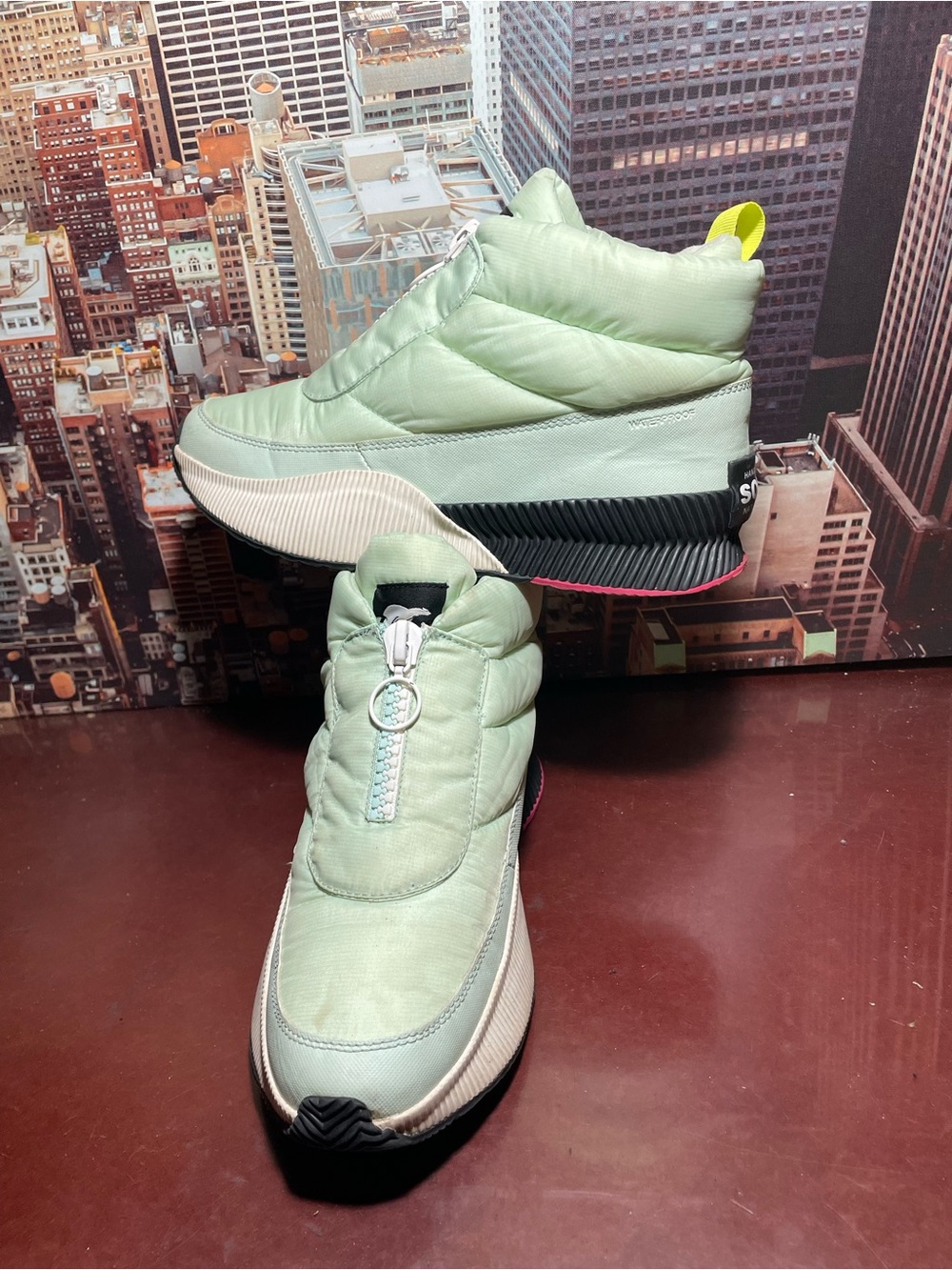 Mint Green Women’s Sorrel Out N About III Puffy Zip Boot Size 10.5